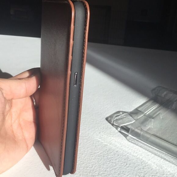 Samsung Galaxy Note 6 Leather Wallet Folio (L) - Picture 5 of 7